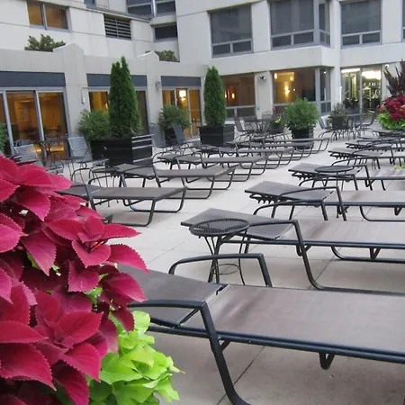 Courtyard By Marriott Chicago Downtown/River North-2