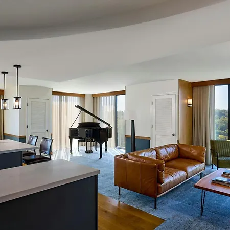 Merriweather Lakehouse Hotel, Autograph Collection-2