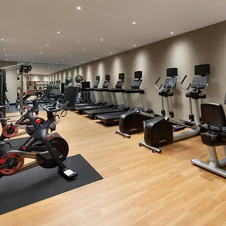 Ac Hotel By Marriott Honolulu-2