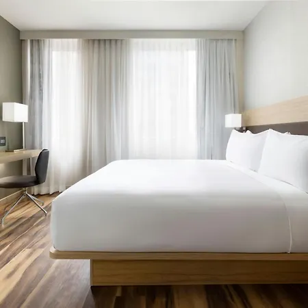 Ac Hotel By Marriott Honolulu-2