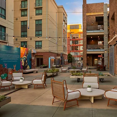 Hilton San Diego Gaslamp Quarter-3