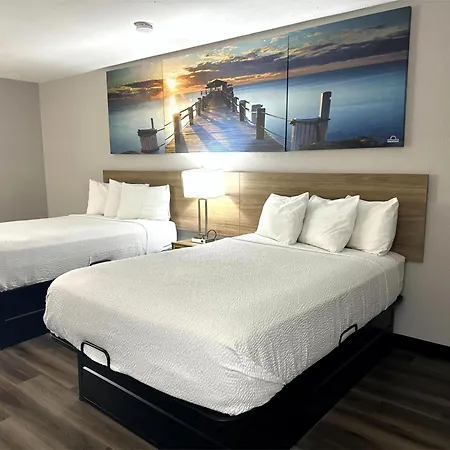 Days Inn By Wyndham Huntington-2