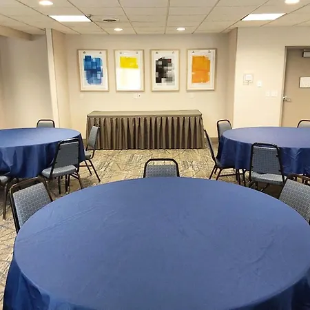 Holiday Inn Express Hotel & Suites Antigo By Ihg-3