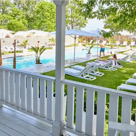 The Lakeside Prince Edward County-3