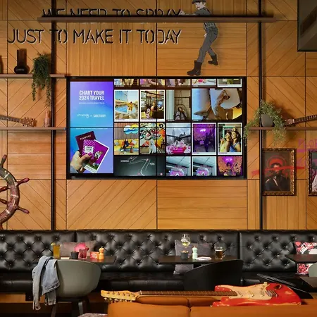Moxy Glasgow Merchant City-2