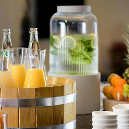 Ac Hotel By Marriott Saint-Julien-En-Genevois-2