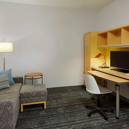 Towneplace Suites By Marriott London-2