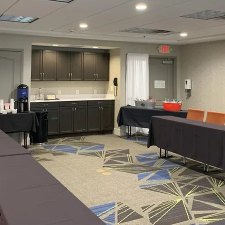 Holiday Inn Express Hotel & Suites Crawfordsville By Ihg-3