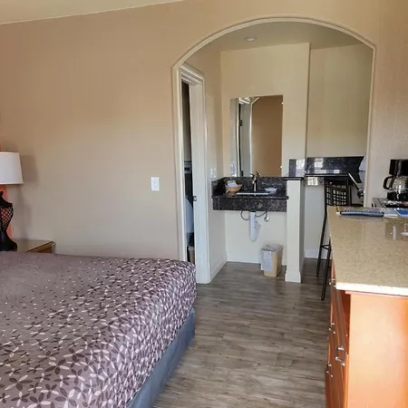 Rodeway Inn And Suites Near Coachella-2
