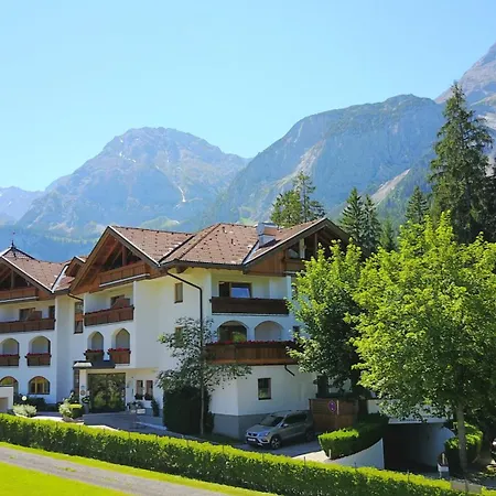 Hotel Alpen Residence-3