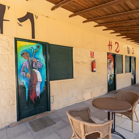 Hostal - Bungalows Camping Cáceres-3