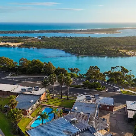 Ocean Views Motel Lakes Entrance-2
