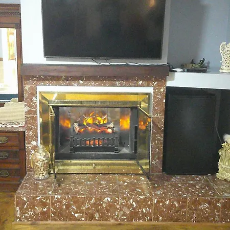 Lil Black Bear Inn-2