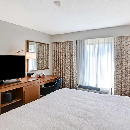 Hampton Inn Memphis-Poplar-3