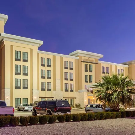 La Quinta By Wyndham Carlsbad-3
