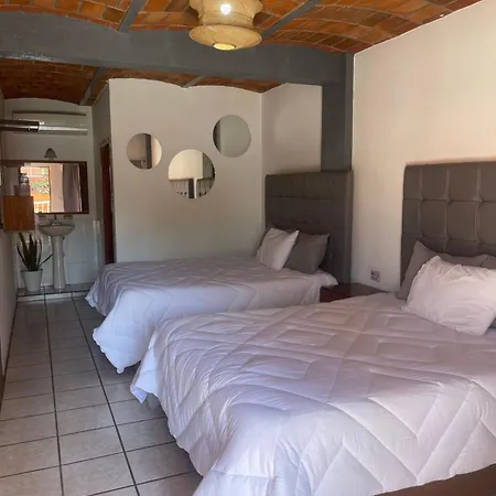 Hotel Cuatro Caminos-2