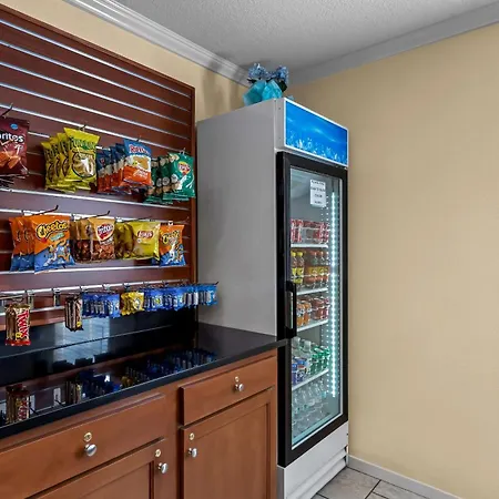Econo Lodge Inn & Suites Santa Rosa-3