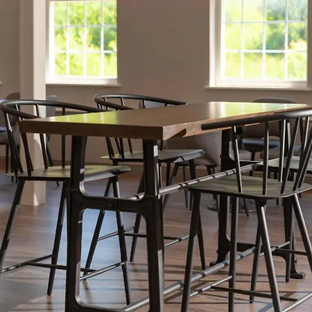 Holiday Inn Express St. Albans By Ihg-2