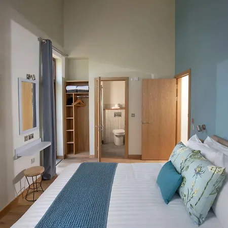 Ardgartan Argyll Cabins - Forest Holidays-3