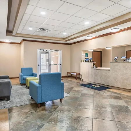 Quality Inn & Suites Near Owensboro & Holiday World Gold Award Winner-2