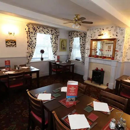 Oyo The Croppers Arms-3