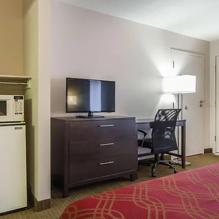 Econo Lodge Inn & Suites Lethbridge - Henderson Lake-3