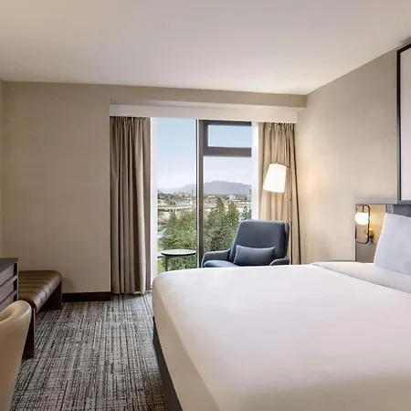 Radisson Blu Vancouver Airport Hotel & Marina-3
