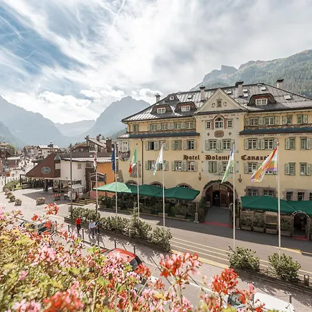 Hotel Dolomiti Schloss-3
