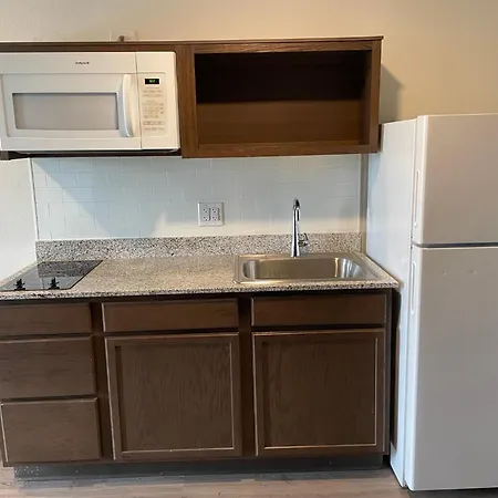 Woodspring Suites Detroit Madison Heights-2
