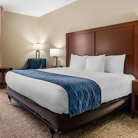 Comfort Inn & Suites Junction City - Near Fort Riley-3