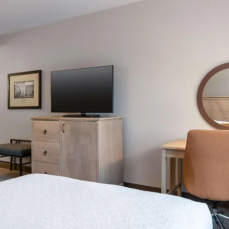 Hampton Inn & Suites By Hilton Dodge City Boot Hill Casino-3