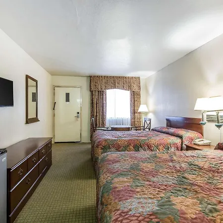Rodeway Inn Magic Mountain Area-3