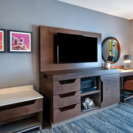 Hampton Inn & Suites Las Vegas Convention Center - No Resort Fee-2