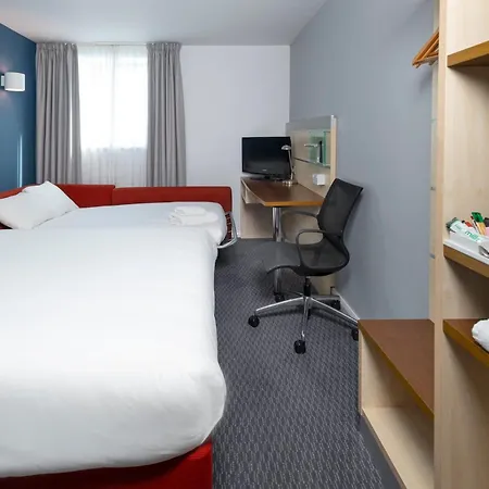 Holiday Inn Express Swindon City Centre By Ihg-2