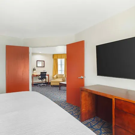Best Western Plus Villa Del Lago Inn Patterson-3