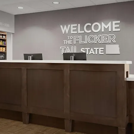 Hampton Inn & Suites Williston-2