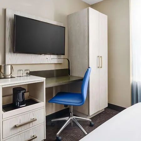 Doubletree By Hilton New York Times Square West-2