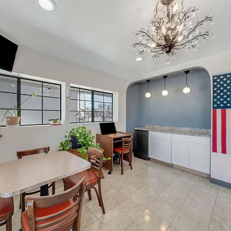 Americas Best Value Inn San Antonio Downtown Riverwalk-3