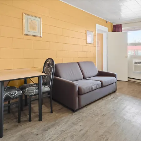 Dauphin Inn Express-2