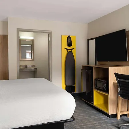 Days Inn By Wyndham Weldon Roanoke Rapids-3