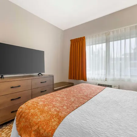 Best Western Plus Mill Creek Inn-3