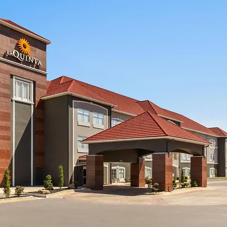 La Quinta By Wyndham Shawnee-2