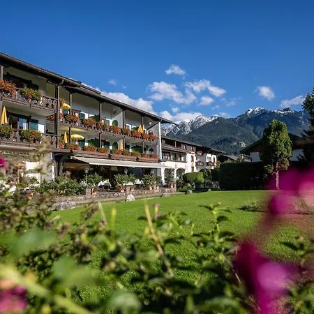 Parkhotel Wallgau 4 Sterne Superior Alpenjuwel mit Spa Genuss, Golf&Wellness in der Karwendel-Region Tradition trifft Eleganz im stilvollen Rückzugsort-2