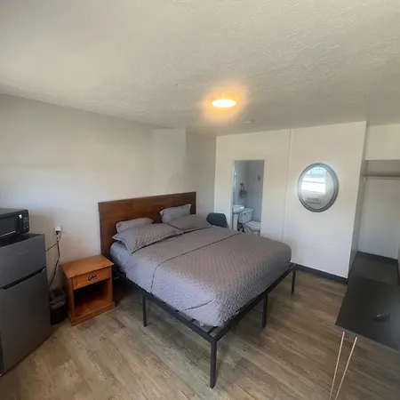 Mac'S Motel-2