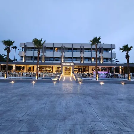 Cosmopolitan Hotel-3