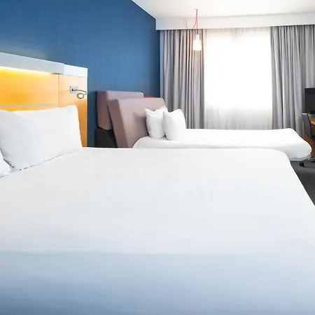 Holiday Inn Express Bedford By Ihg-2