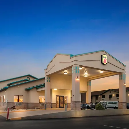 Super 8 By Wyndham Santa Rosa-2