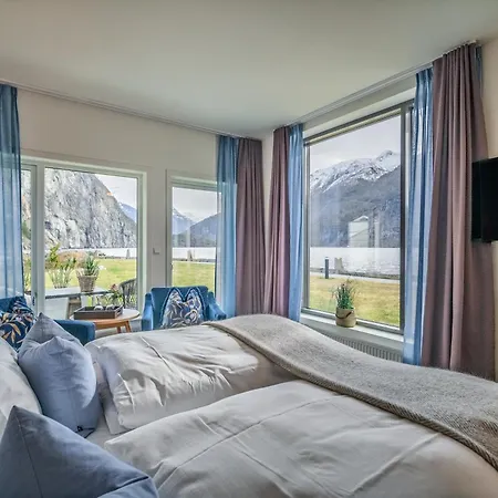 Valldal Fjordhotell - By Classic Norway Hotels-3