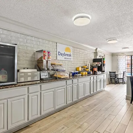 Days Inn By Wyndham Birmingham/West-3