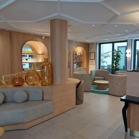 Mercure Paris Arc de Triomphe Wagram-3